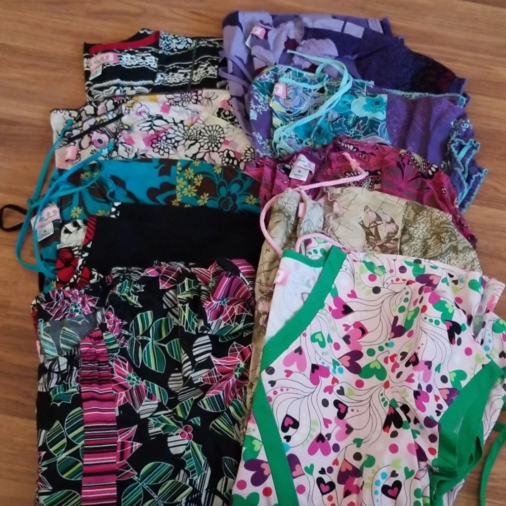KOI Scrub Tops Size Small